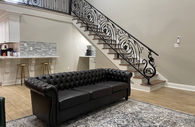 Historic Loft apartment sleeps 6