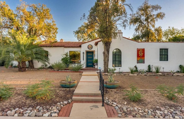 Historic Luxe Retreat | Pool,Spa + 6 En-Suite Beds
