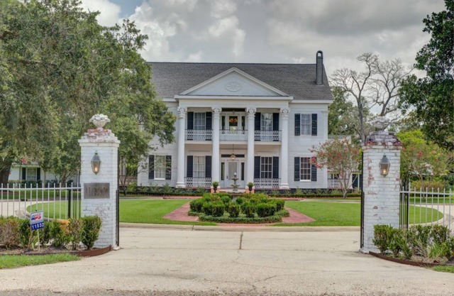 Historic Mansion on the Bayou