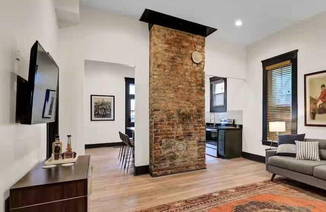 Historic Nulu 5BR Patio Luxe Design Walkable