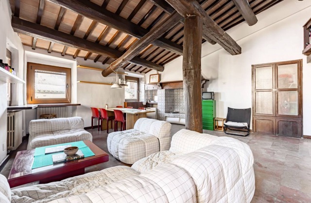 Historic Perugia Apartment with Rooftop Views