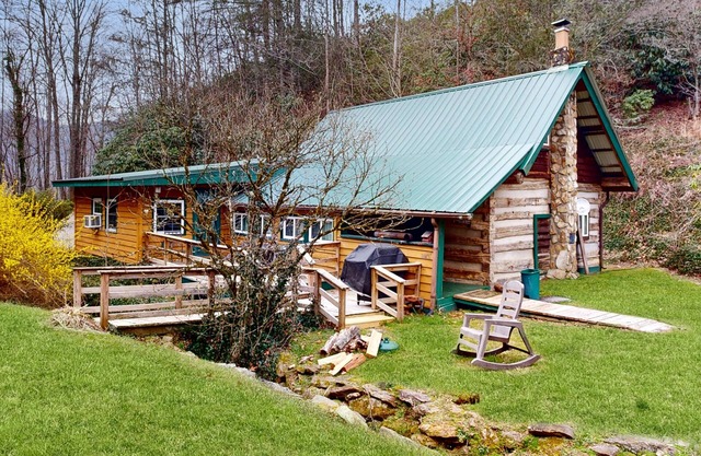 Historic, private log cabin w/deck, fireplace & wood stove - one dog OK