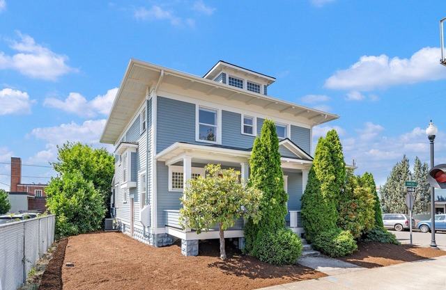 Historic, Restored Home - Downtown Newberg