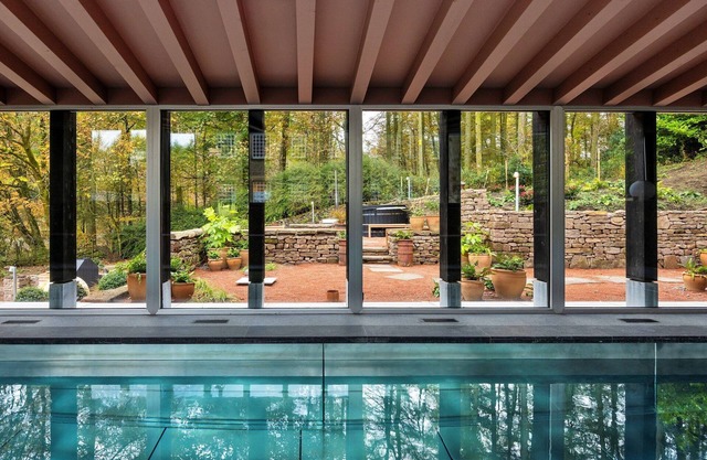 Historic Retreat in Peak District by River Dane