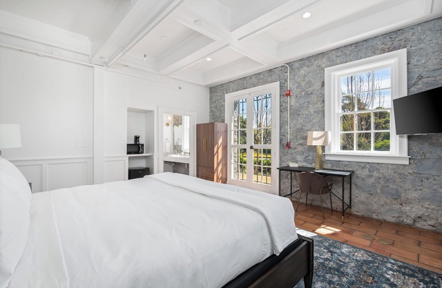 Historic Santa Rosa Guest Retreat Near Downtown!