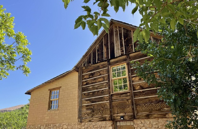 Historic Southern Utah Cottage- 20 miles to Zion National Park