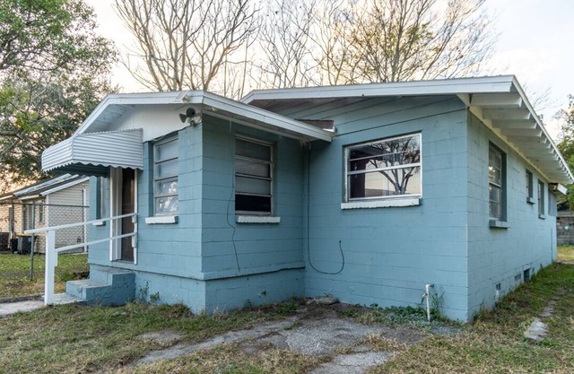 ✯Historic Trendy 3BDR Home✯