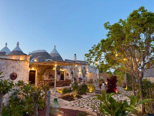 Historic Trullo with Private Jacuzzi and Sauna