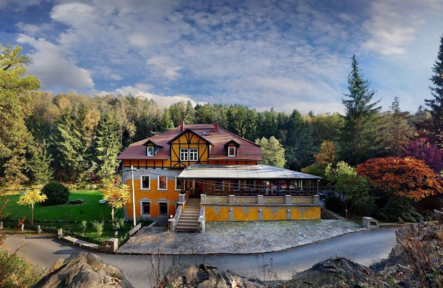 Historic Villa Escape in Saxony