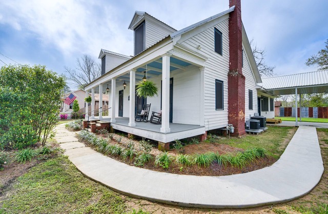 Historical 1835 Home in Grand Coteau!