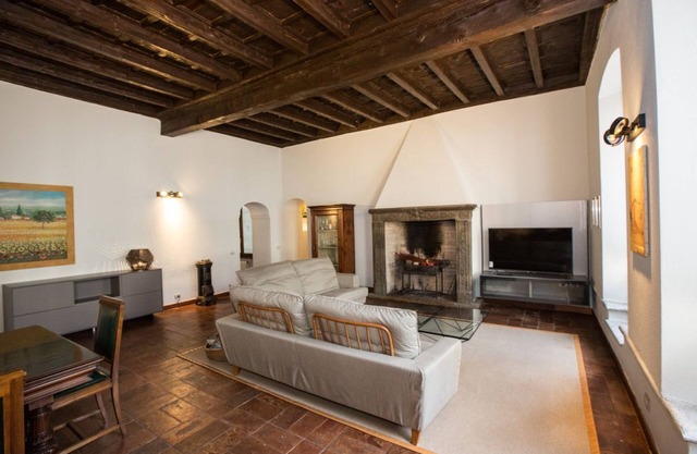 Historical apartment in the center of Gravedona - Larihome