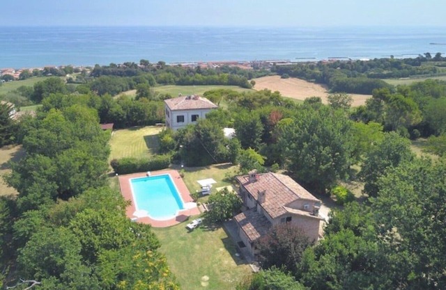 Historical end country villa with swimming pool near the sea