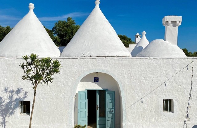 Historical holiday property Borgo Fianco a Fianco with sea views