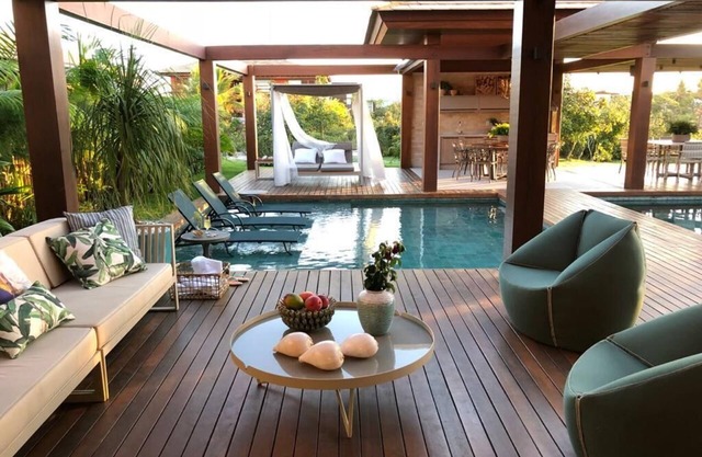 House Praia do Forte, High Luxury, 5 suites, decorated, Cond. The sea side, outbuilding