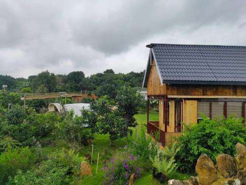Hoa Sơn Điền Viên Homestay