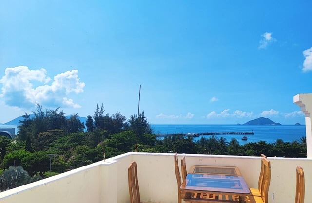 HOANG ANH CON DAO HOTEL