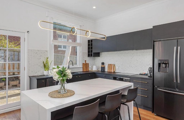 Hobarts Finest, Central location, LUX 3bdm