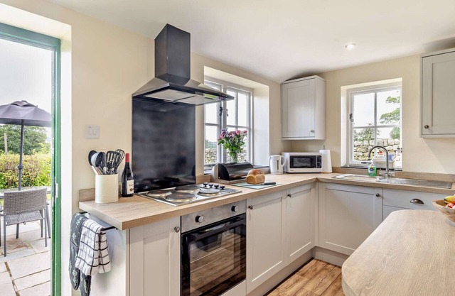 Hobcroft Cottage - One Bedroom House, Sleeps 2