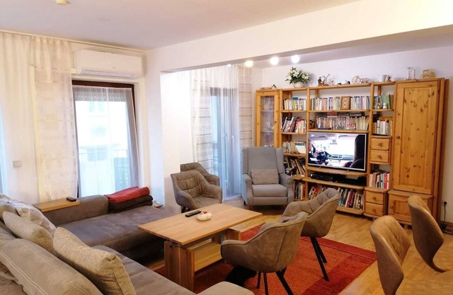 Hofgarten apartment = Bayreuth's best location, with parking space 150sqm with air conditioning