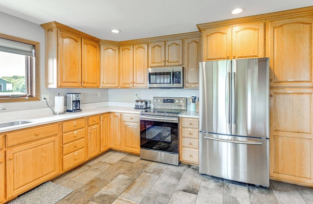 'Hoheland Ranch' on 185 Acres w/Deck + Views!