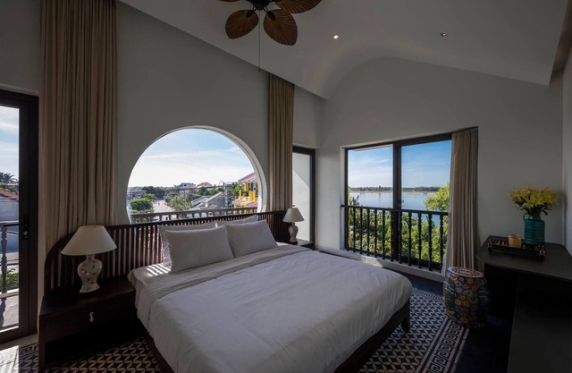 Hoianoi entire villa at river corner 5 minutes to old town