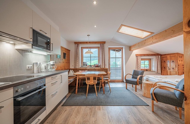 Holiday apartment with balcony not far from lift