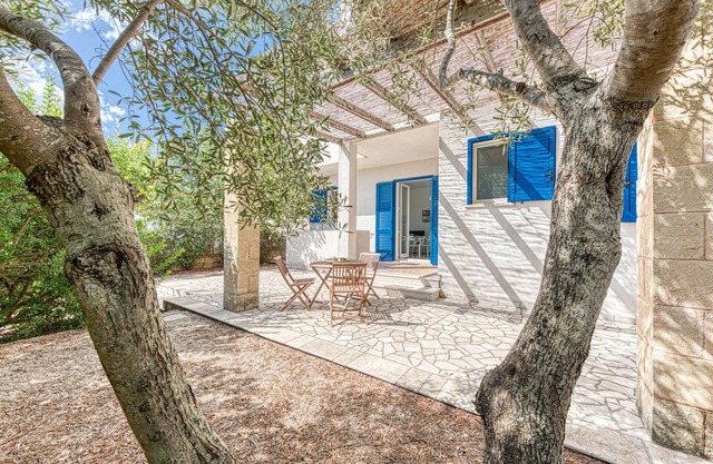 Holiday Home L'Ulivo di Novaglie with Terrace and Air Conditioning, Pet-Friendly