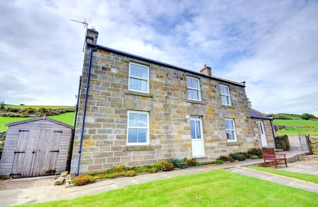 Hole In The Ellers - Four Bedroom House, Sleeps 8
