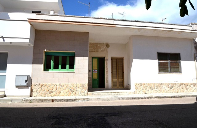 Holiday Apartment 'Ll84 Casa Vacanze Per 4 Pax Luce' with Air Conditioning