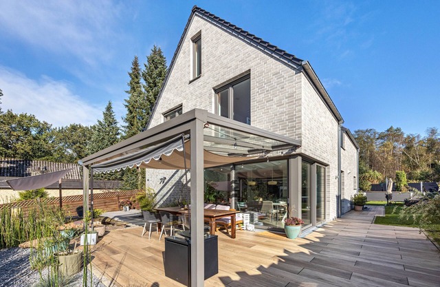 Holiday Home 'Architektenhaus' with Private Pool, Wi-Fi and Air Conditioning
