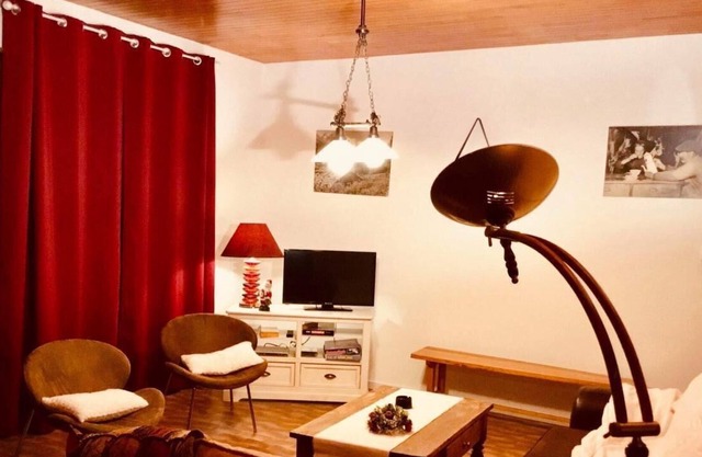 Holiday Home 'La Maison De Marie Le Rocher' with Shared Garden and Wi-Fi