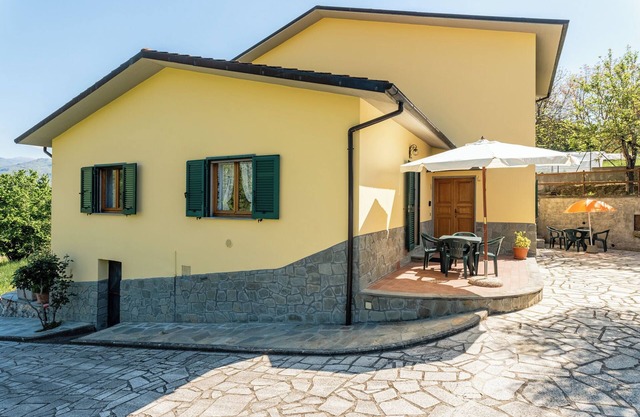 Holiday Home 'Casa Mia' with Mountain View, Private Terrace and Private Garden