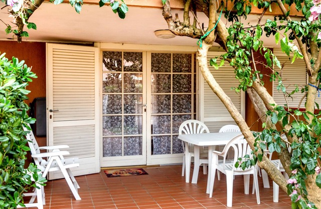 Holiday Home 'Villetta Indipendente Castiglione' with Private Terrace, Private Garden and Wi-Fi