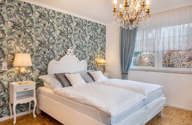 Holiday Apartment 'Hortensie' with Private Garden, Balcony and Wi-Fi
