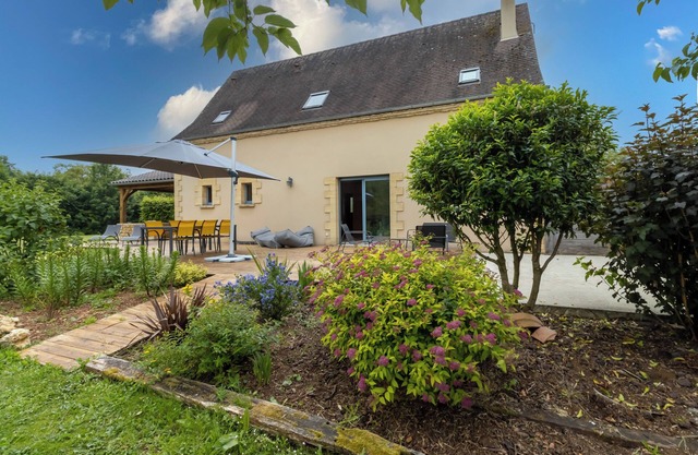 Holiday Home 'Maison Louise' with Private Terrace, Private Garden and Wi-Fi