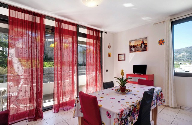Holiday Apartment "Bussana Mare" with Mountain View, Private Terrace & A/C