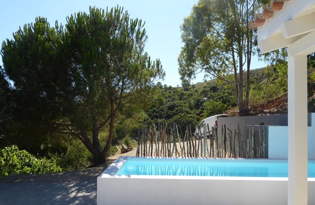 Holiday house with swimming pool , 2 pers. Superb view!
