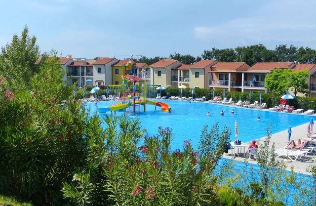 Holiday apartment with outdoor swimming pool