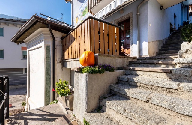 Holiday Accommodation "Appartamento Meridiana" with Mountain View & Wi-Fi