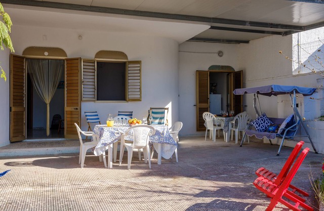 Holiday Accommodation "Villa Tramontana 30 Metri Dal Mare" close to the beach