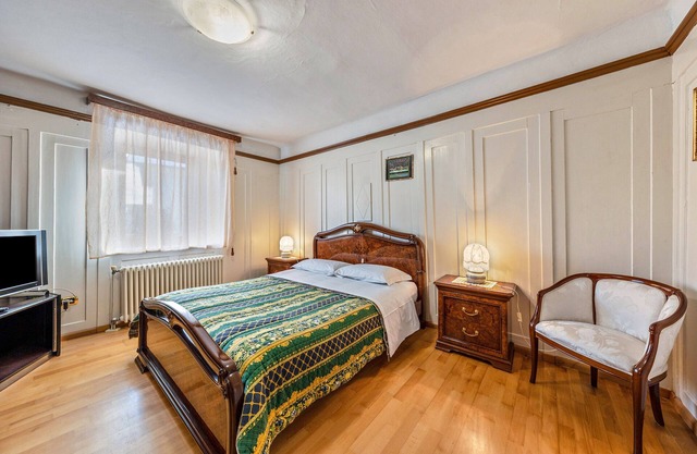 Holiday Accommodation "Appartamento Pisani" with Balcony & Wi-Fi