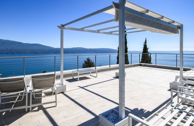 Holiday Apartment "Luxury 2" with Terrace and Lake View