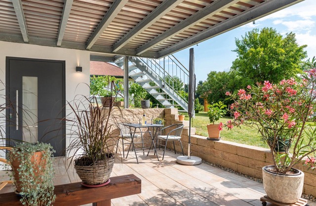 Holiday Apartment '2' with Shared Terrace, Shared Garden and Wi-Fi