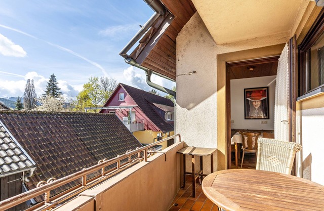 Holiday Apartment "Hirschturmblick" with Balcony & Wi-Fi