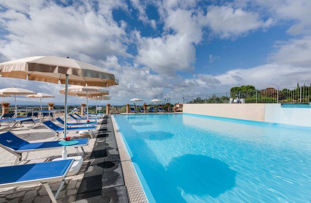 Holiday apartment with air conditioning and outdoor pool