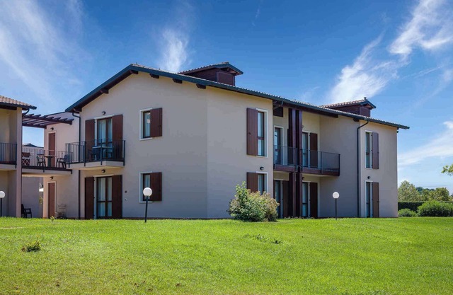 Holiday apartment with outdoor pool and children's entertainment in a great residence