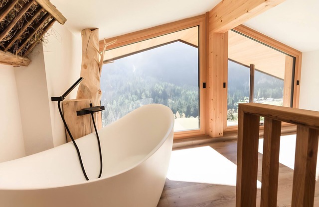 Holiday Apartment 'Chalet-Suite Panorama' with Mountain View, Private Terrace and Wi-Fi