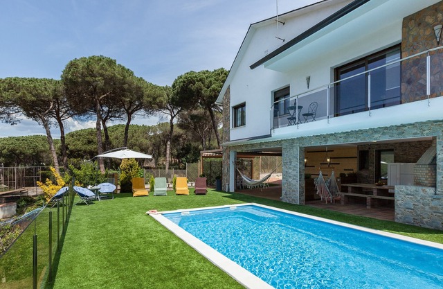 Holiday Apartment "Armonia Superior, Comparte Exterior" with Mountain View, Shared Pool & Wi-Fi