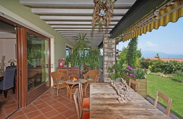 Holiday apartment Puegnago sul Garda for 4 persons with 2 bedrooms - Holiday apartment
