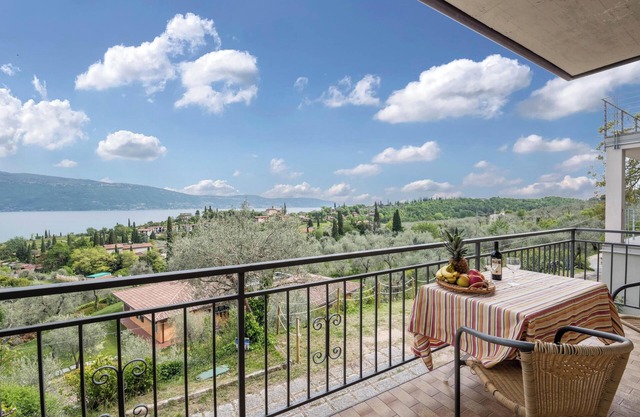 Holiday Apartment Al Agave Sotto with Mountain View, Lake View, Wi-Fi & Balcony